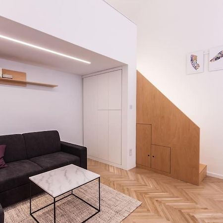 Eszter'S Lovely Downtown Apartment Budapest Luaran gambar